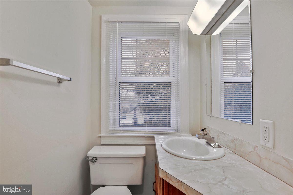 208 Wynwood Road photo 18