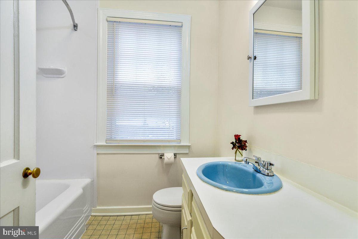 208 Wynwood Road photo 9