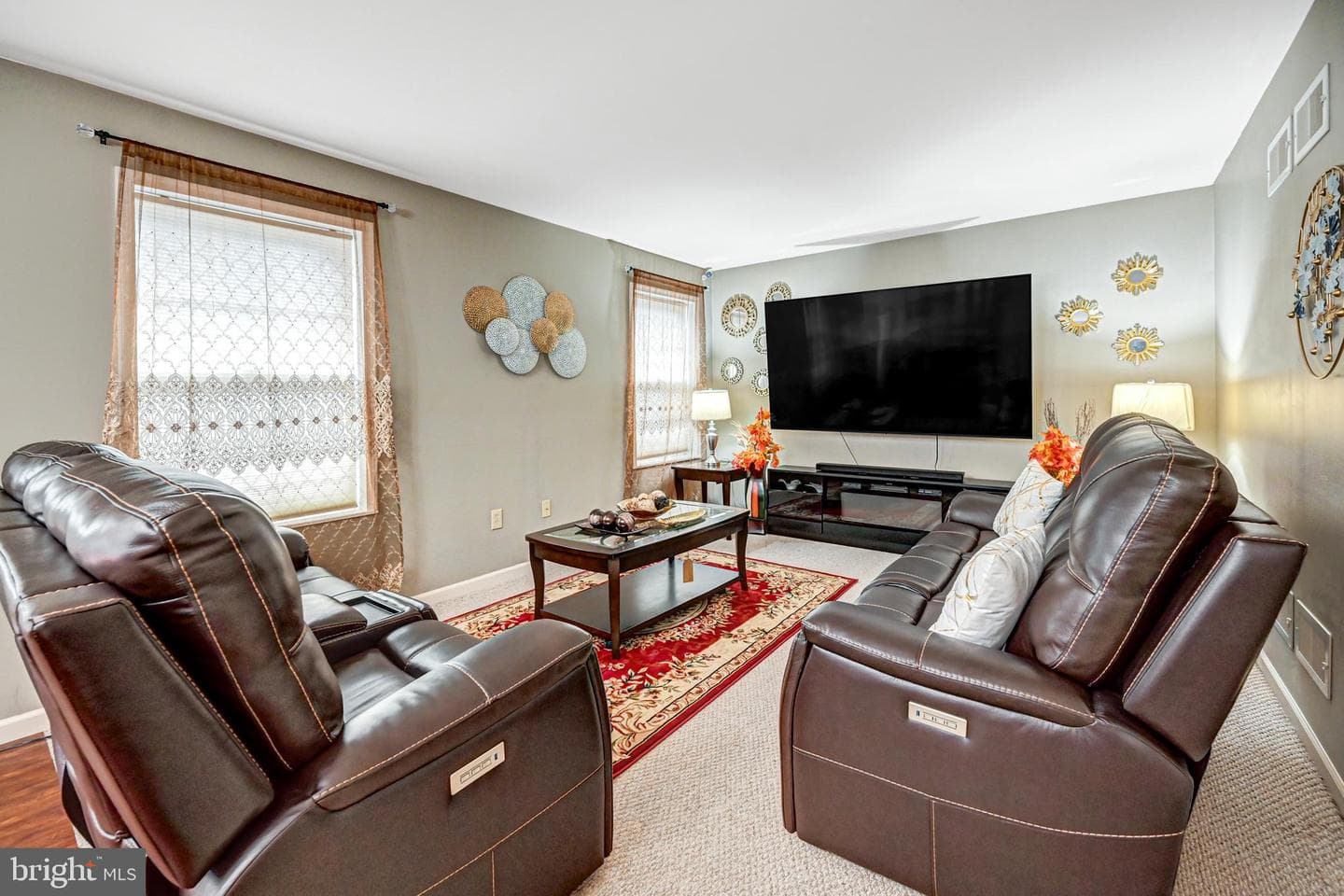 335 Sunbury Way photo 19