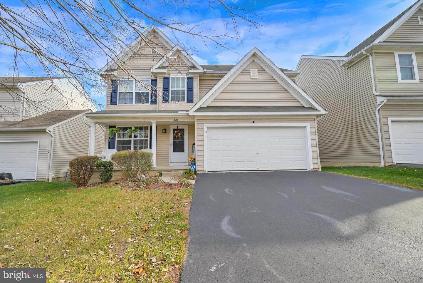 335 Sunbury Way photo 2