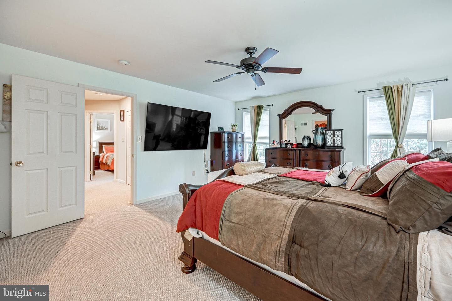 335 Sunbury Way photo 29