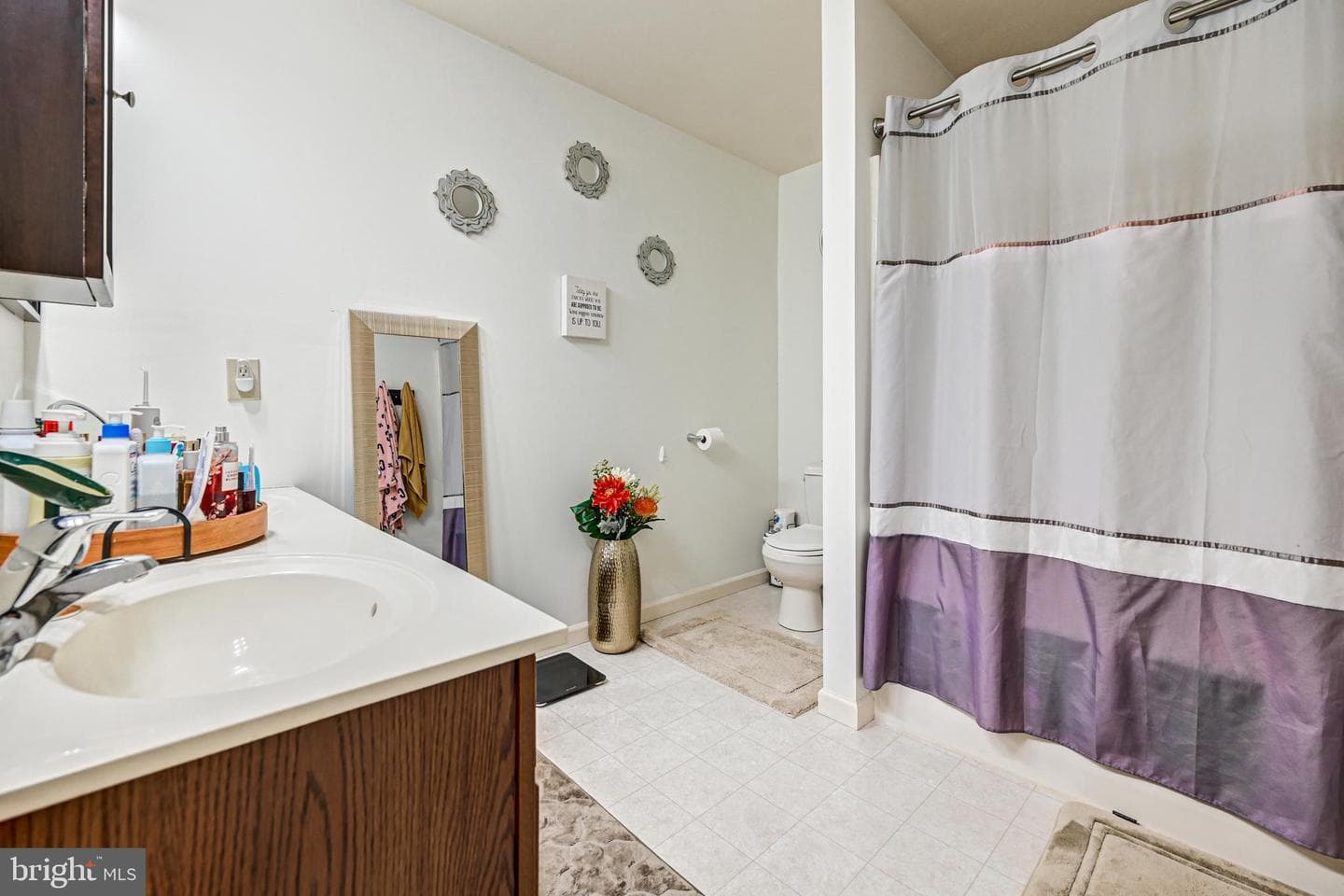 335 Sunbury Way photo 32