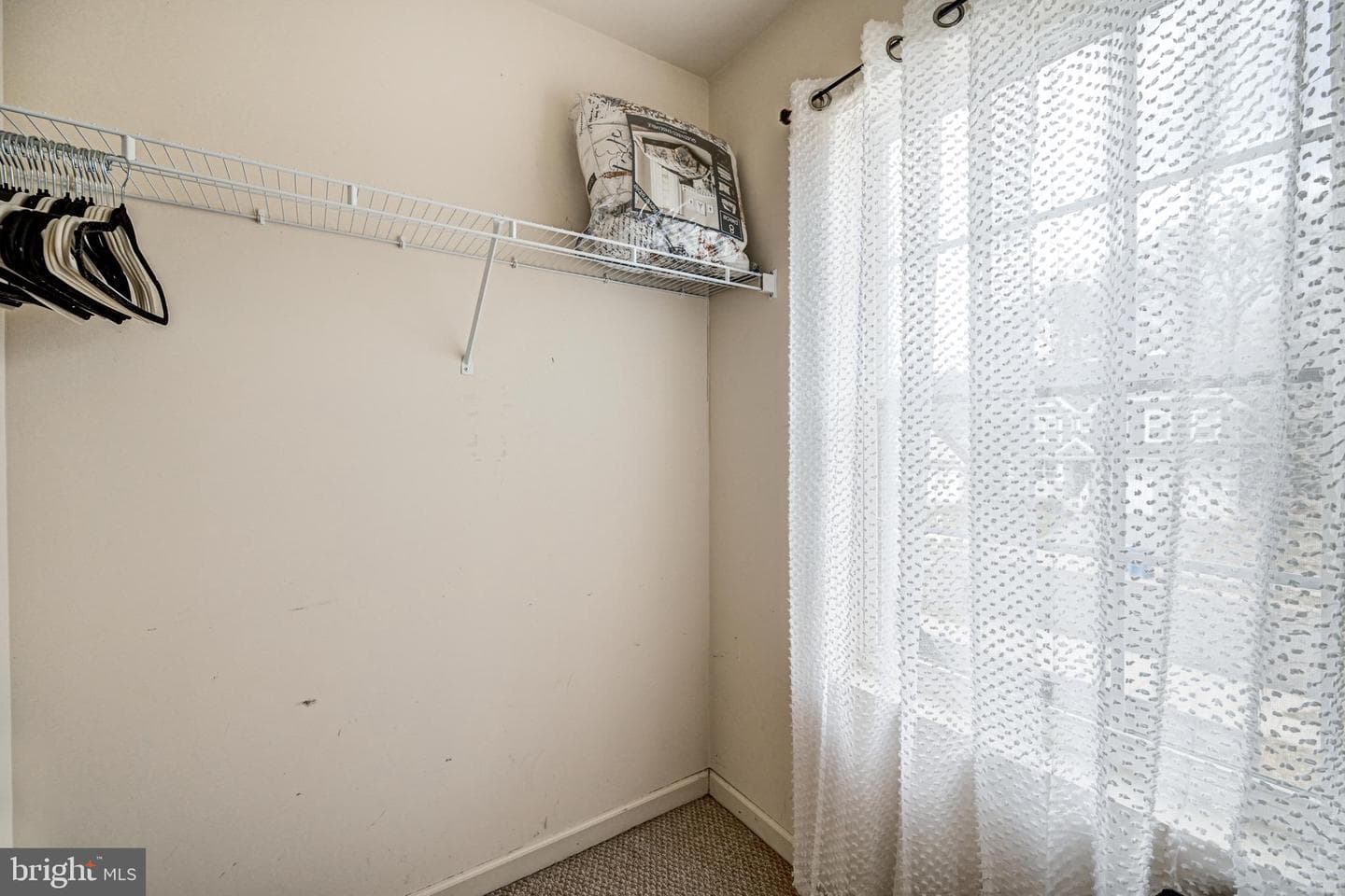 335 Sunbury Way photo 42