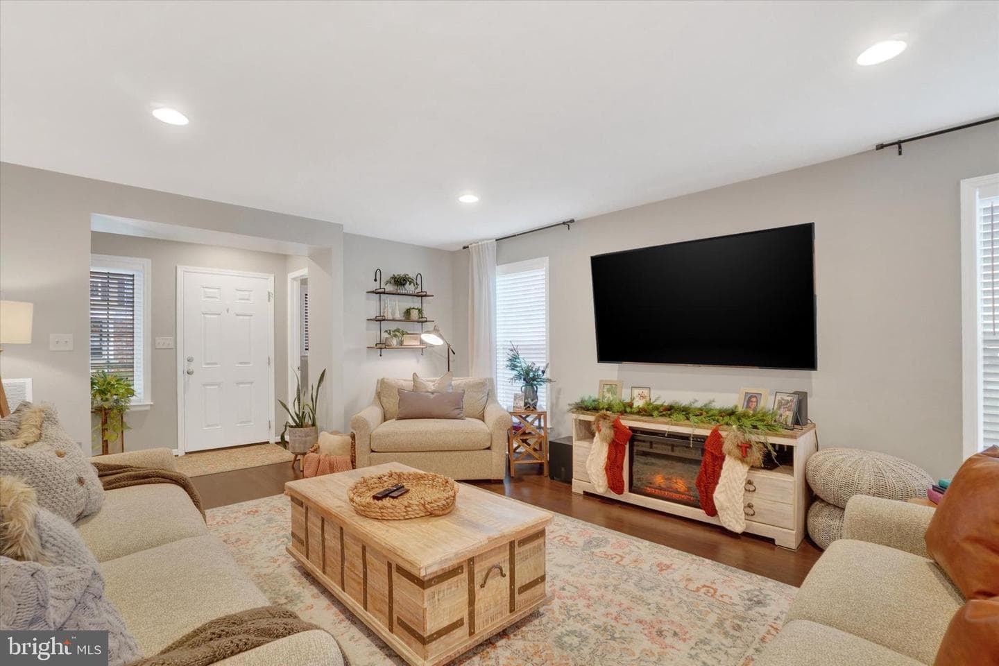 982 Kavanagh Circle photo 6
