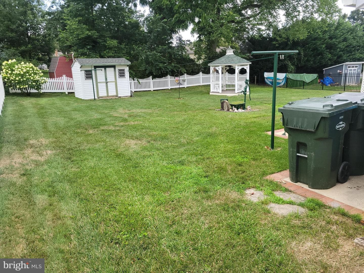 413 Leaman Lane photo 3