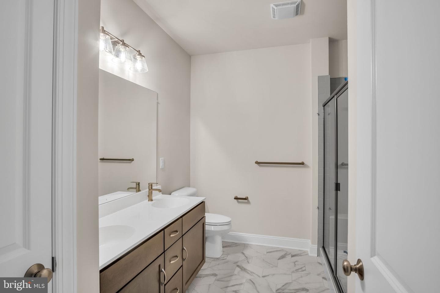899 Shadowbrooke Drive photo 22