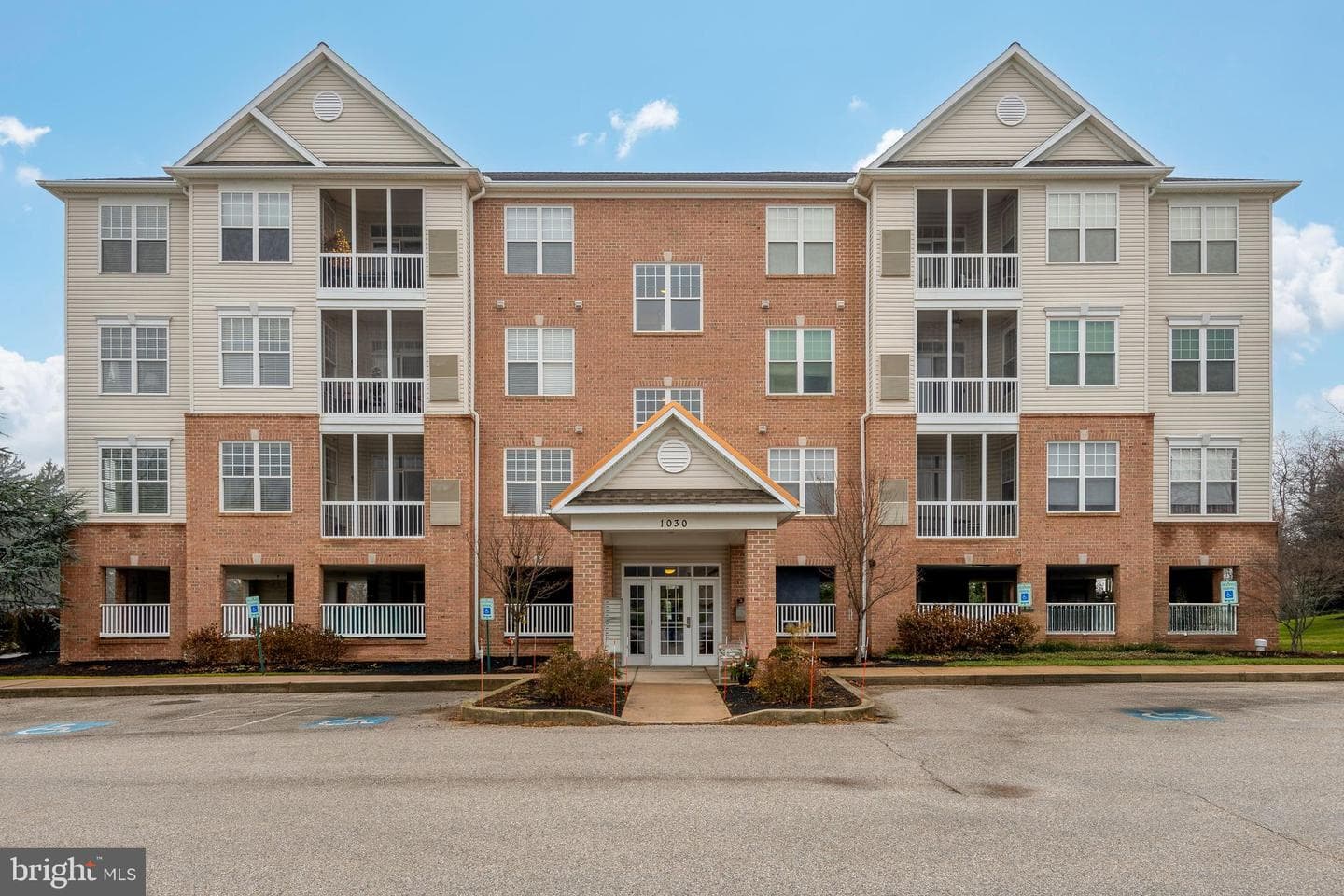 1030 Crest Way #201