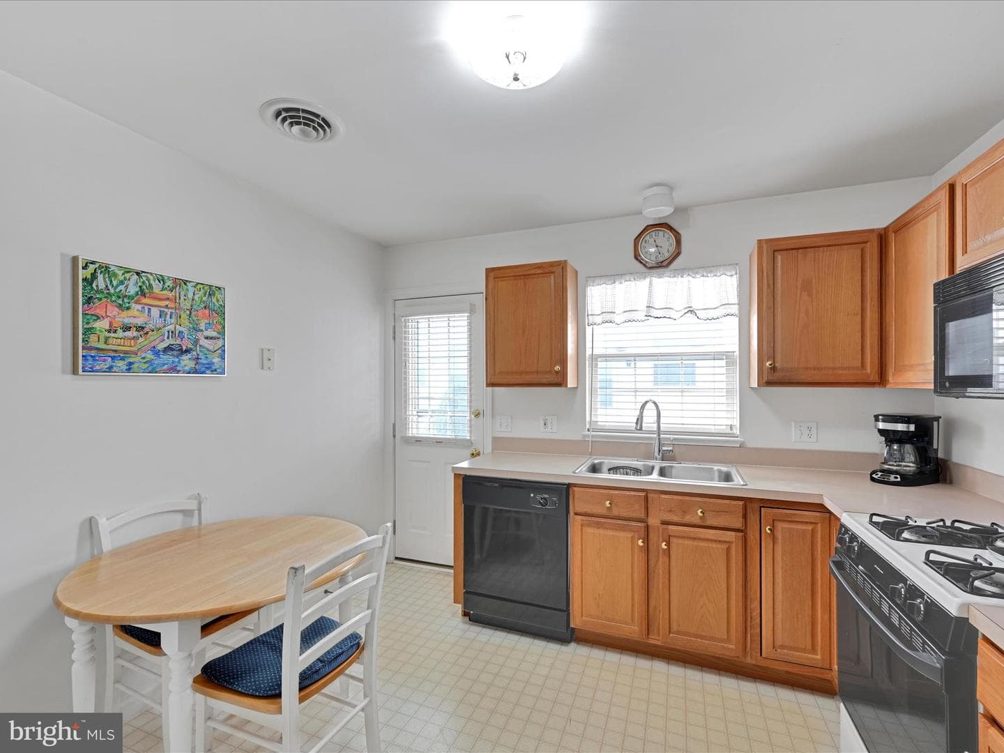 578 Hayley Road photo 12