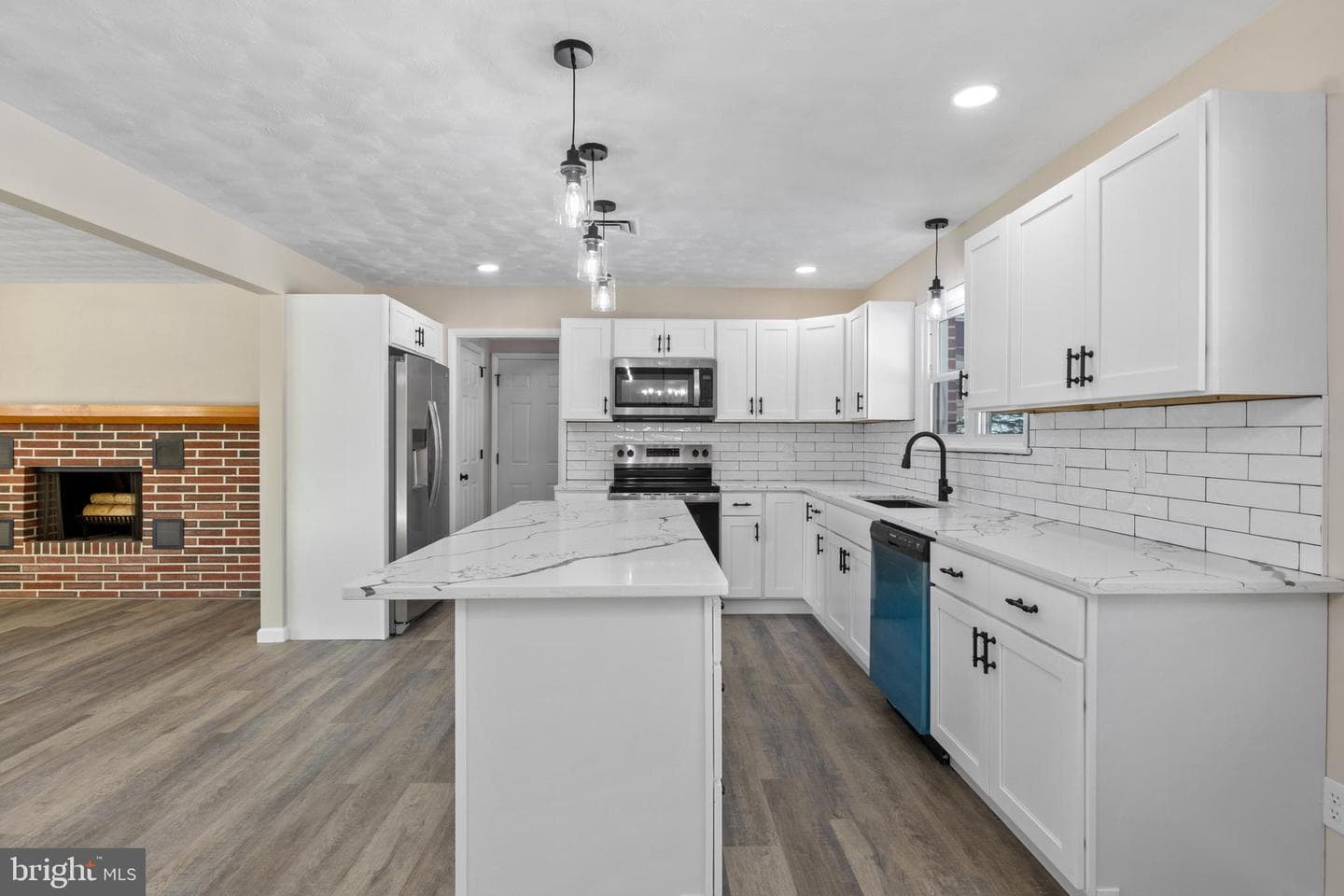 477 Summit Drive photo 11