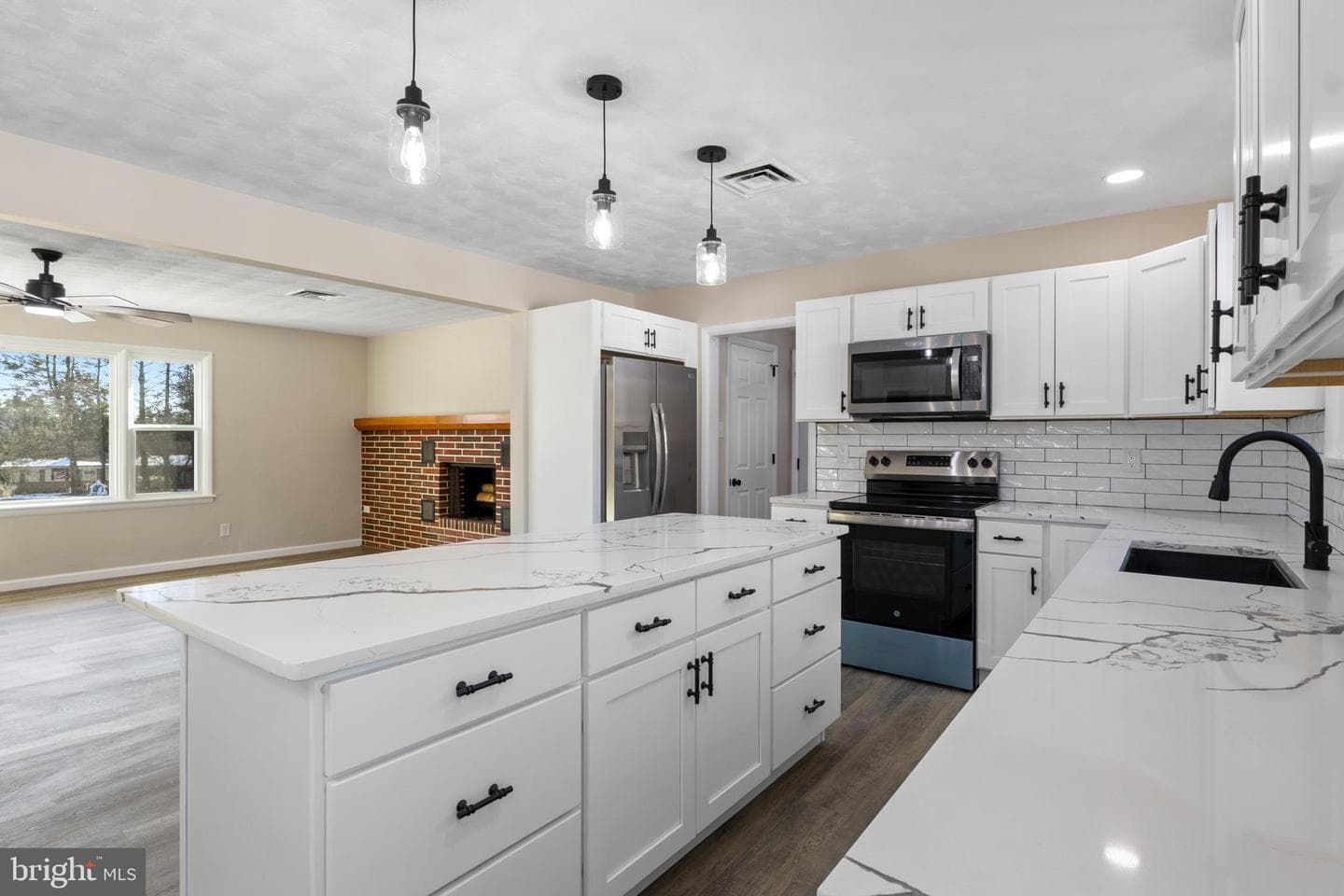 477 Summit Drive photo 12