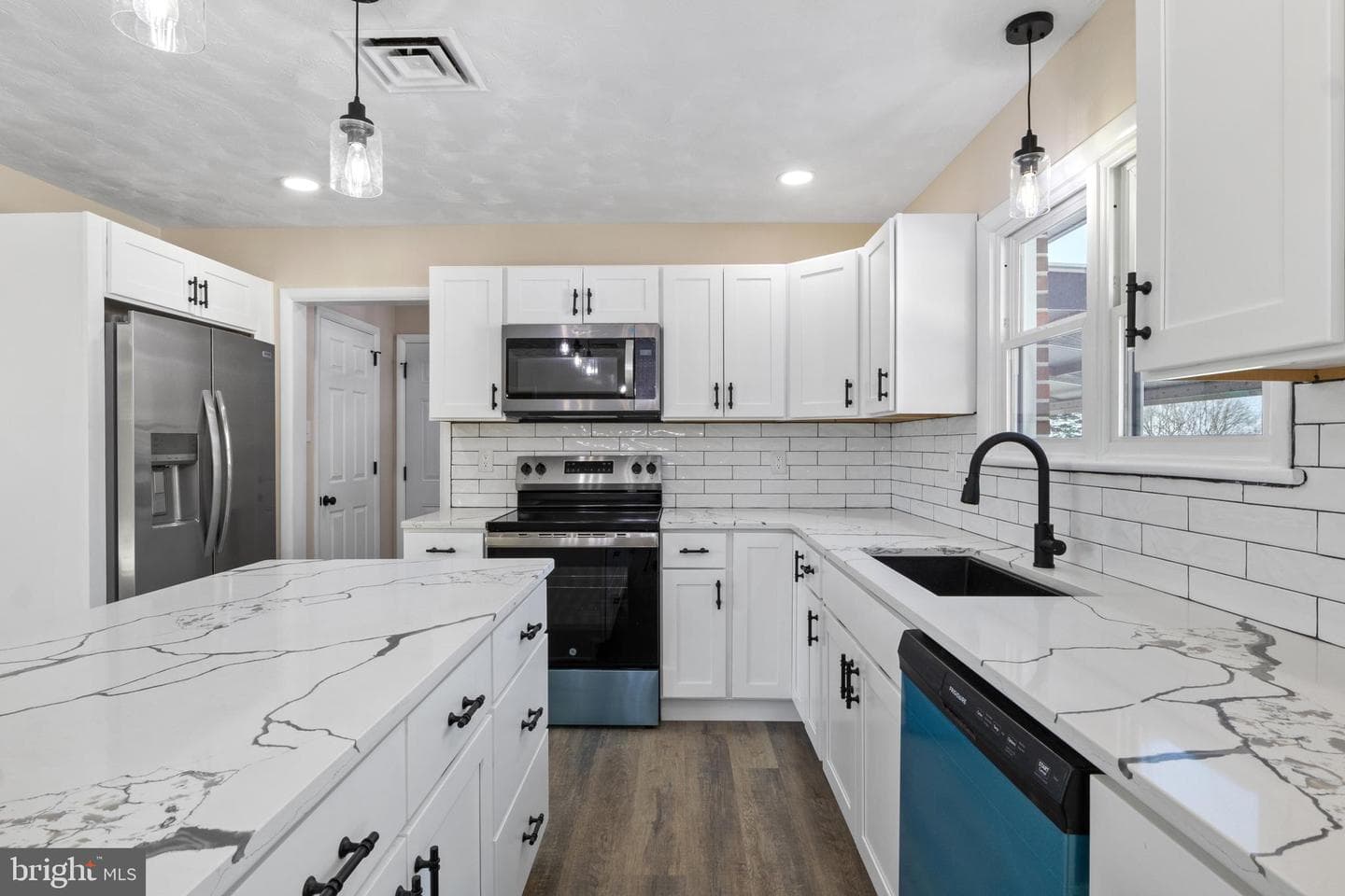 477 Summit Drive photo 13