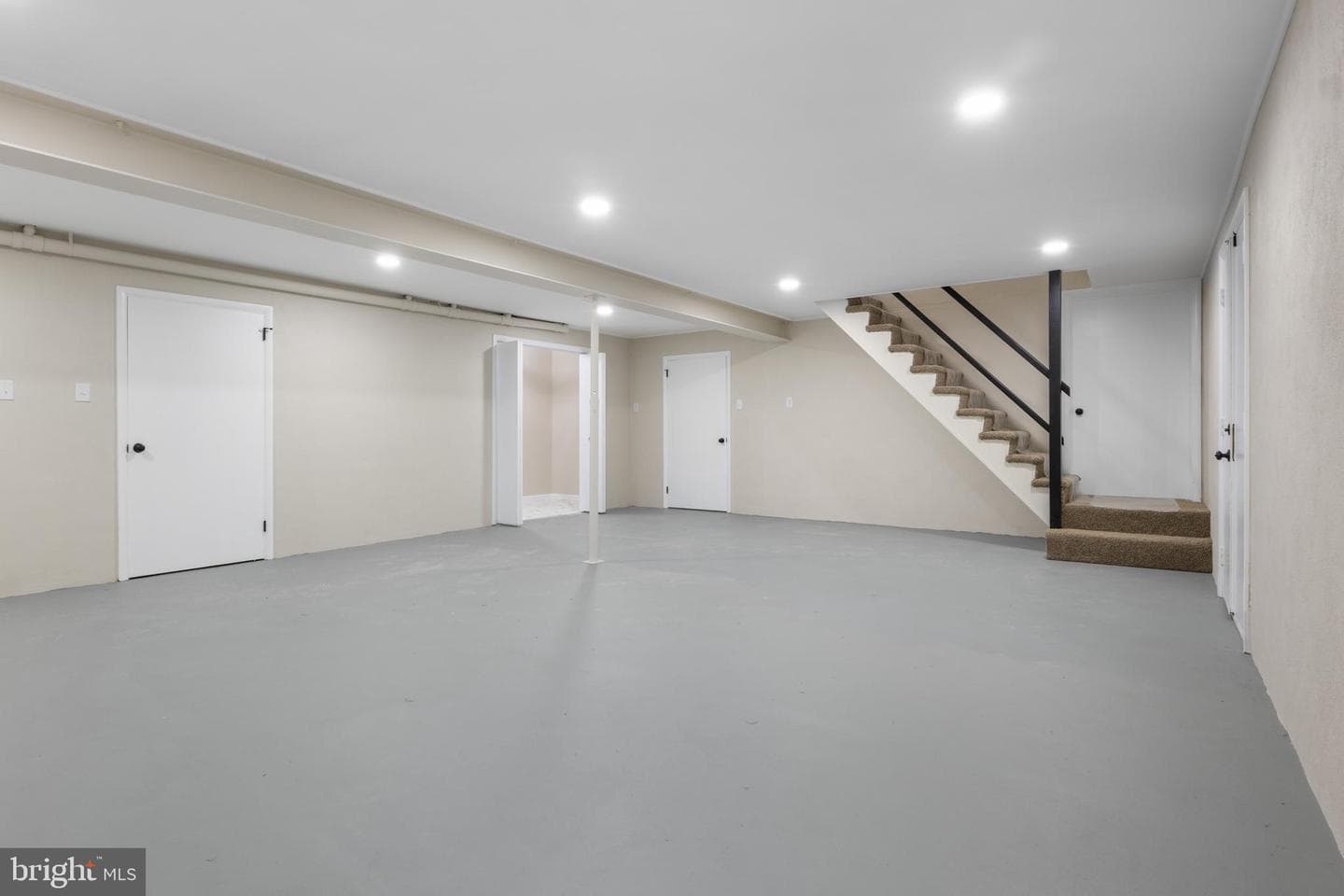 477 Summit Drive photo 35
