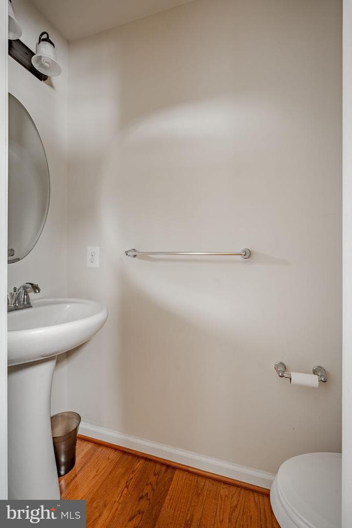 928 Cougar Pointe Circle photo 19