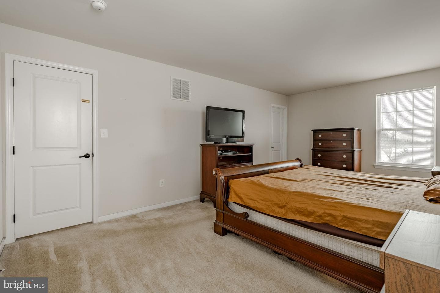 928 Cougar Pointe Circle photo 25