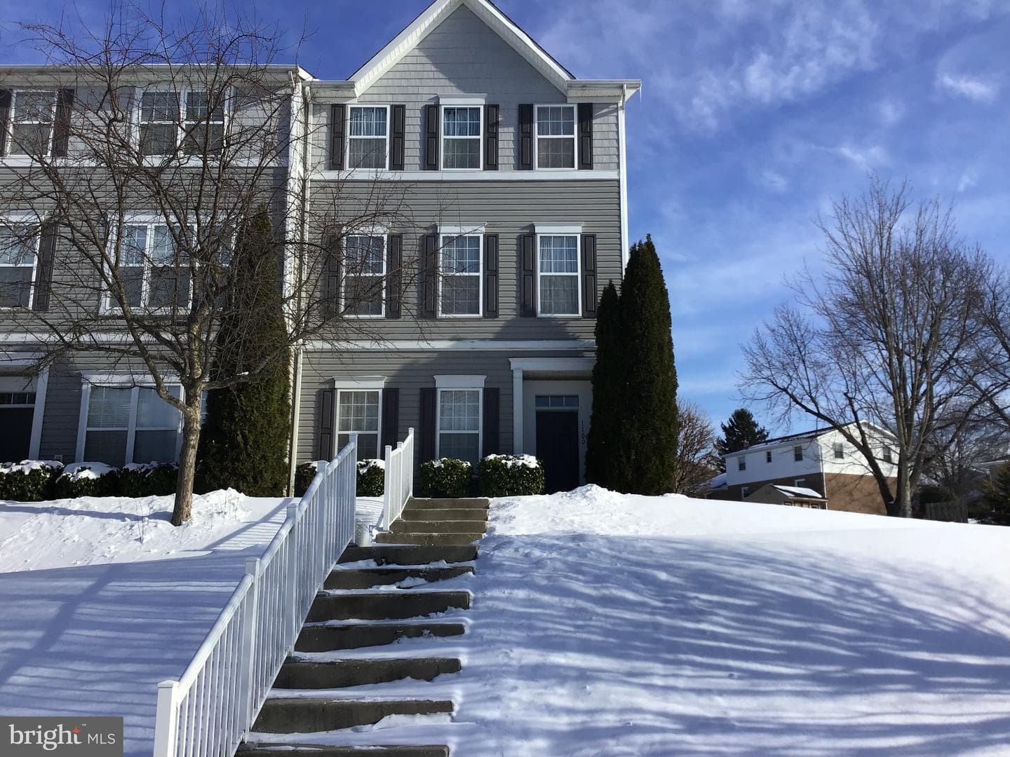 1100 Blue Bird Lane photo 1
