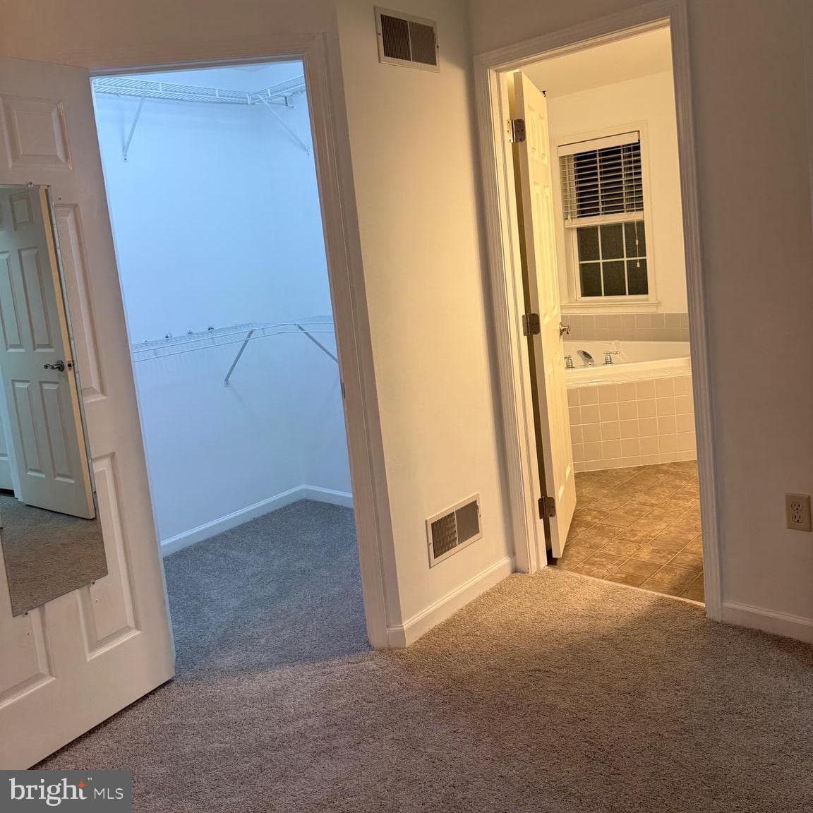 825 Thomas Armor Drive photo 14