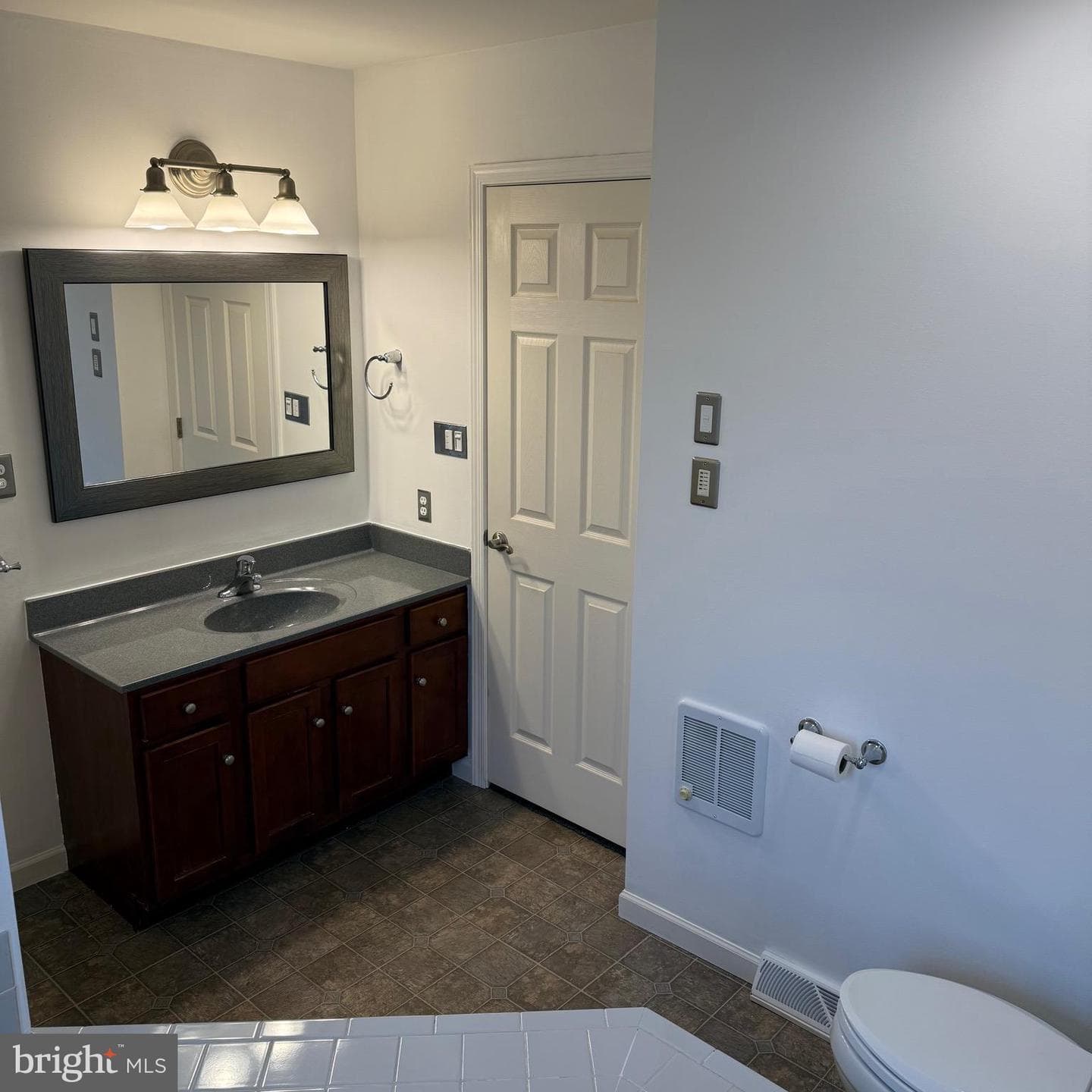 825 Thomas Armor Drive photo 18
