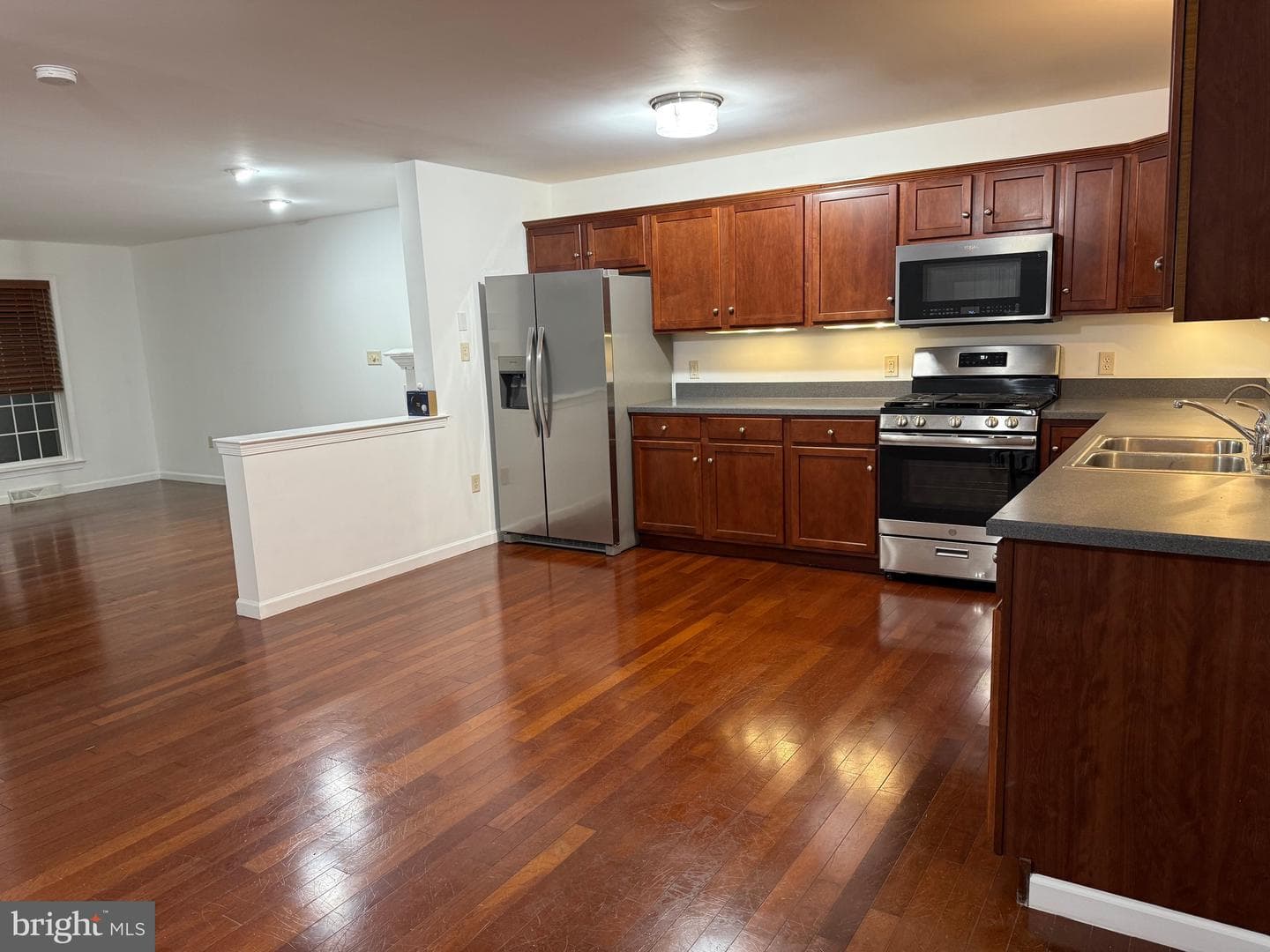 825 Thomas Armor Drive photo 8