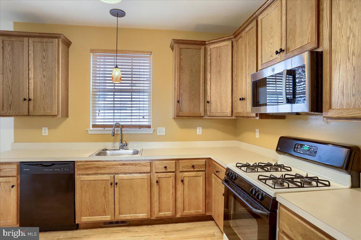 2134 Maple Crest Boulevard #2134 photo 17