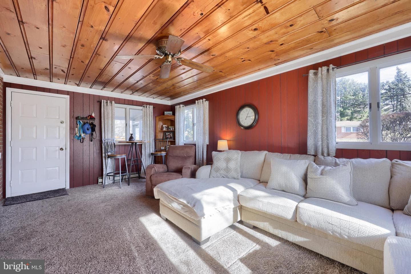 2485 Crystal Lane photo 5