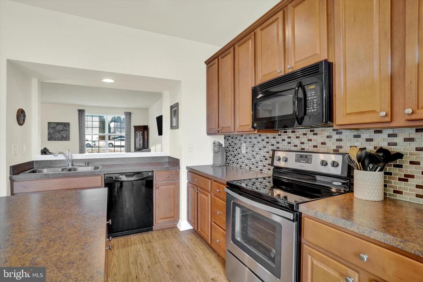 657 Sunglow Drive photo 12