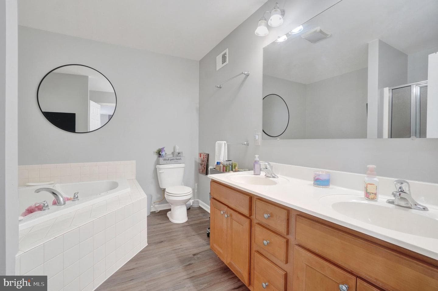 777 Cougar Pointe Circle photo 16