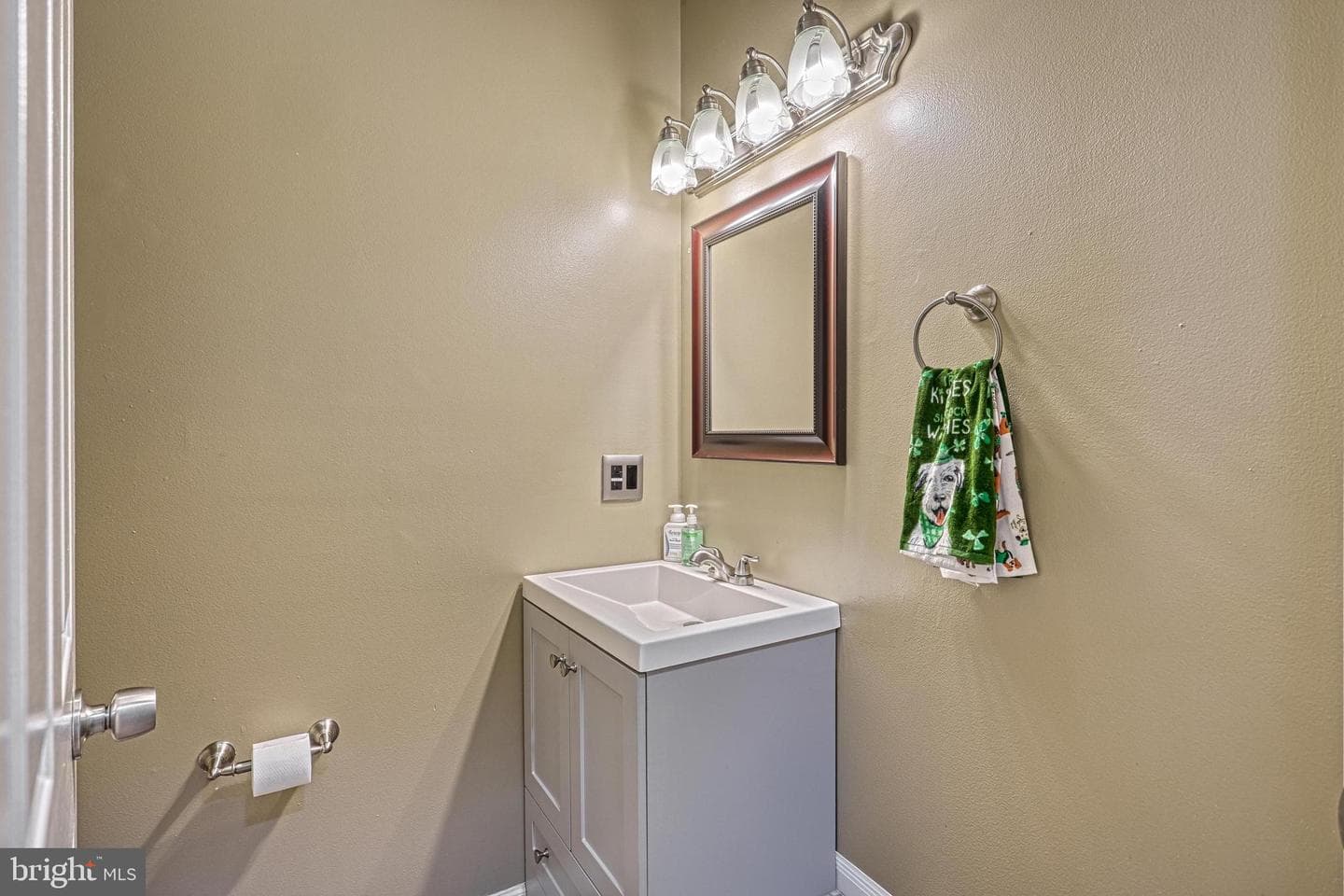 84 Schoolhouse Lane photo 22
