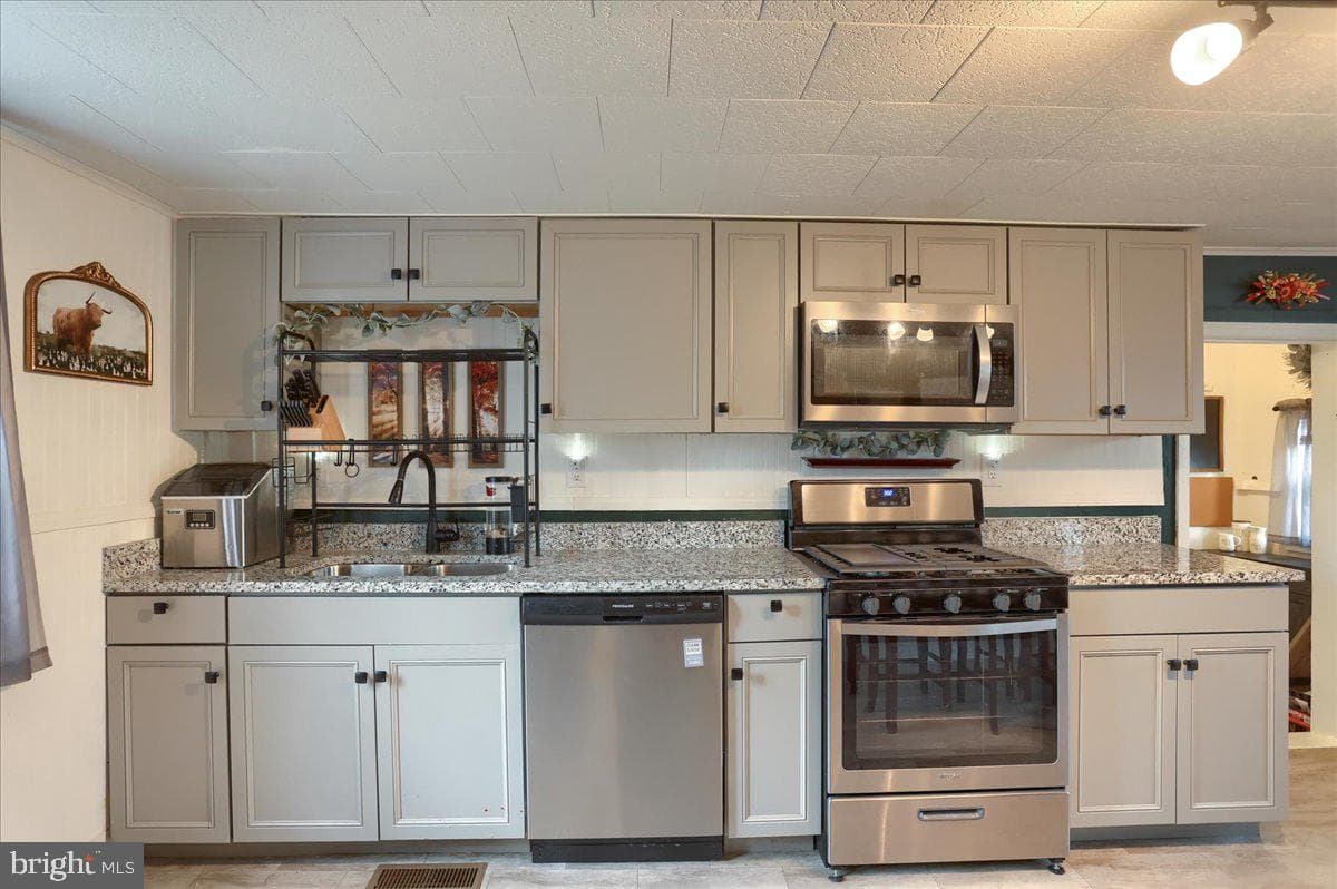 2071 Grandview Road photo 11