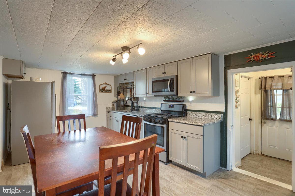 2071 Grandview Road photo 12