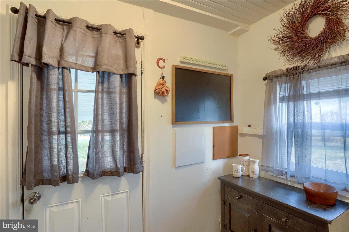 2071 Grandview Road photo 17