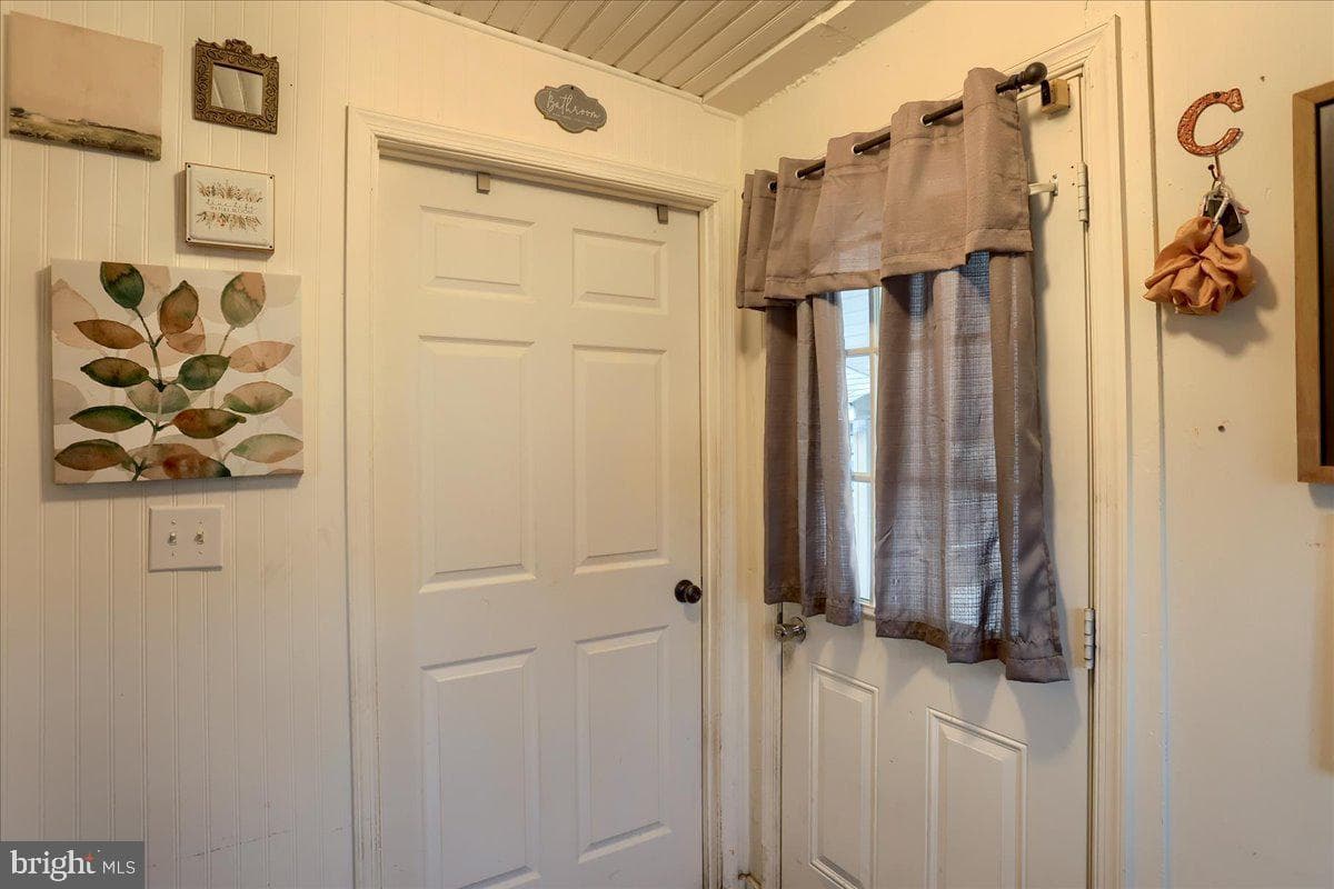 2071 Grandview Road photo 18