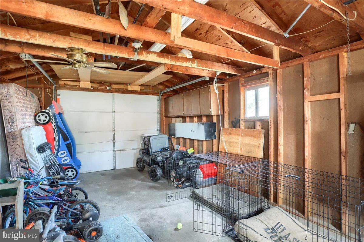 2071 Grandview Road photo 32