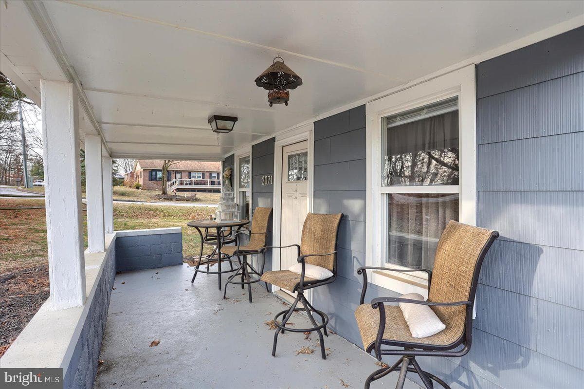 2071 Grandview Road photo 4