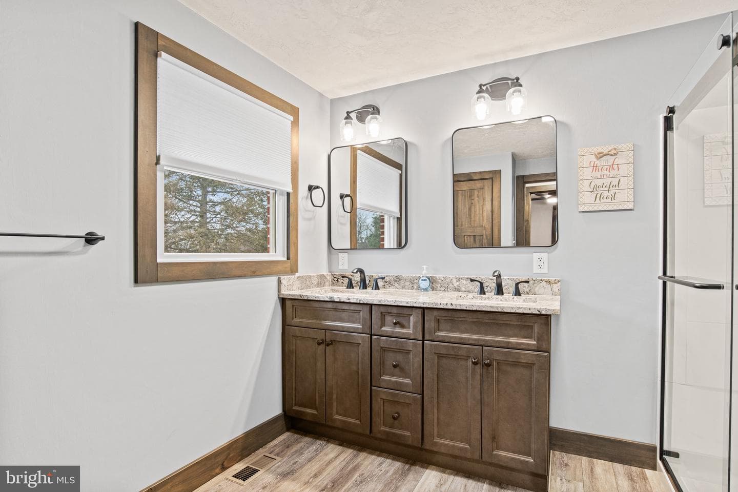 160 Chestnut Grove Road photo 17