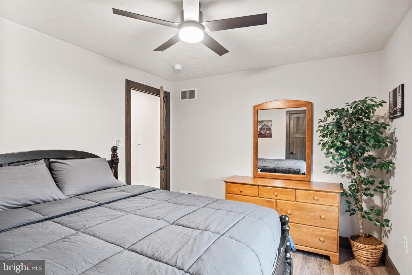 160 Chestnut Grove Road photo 20