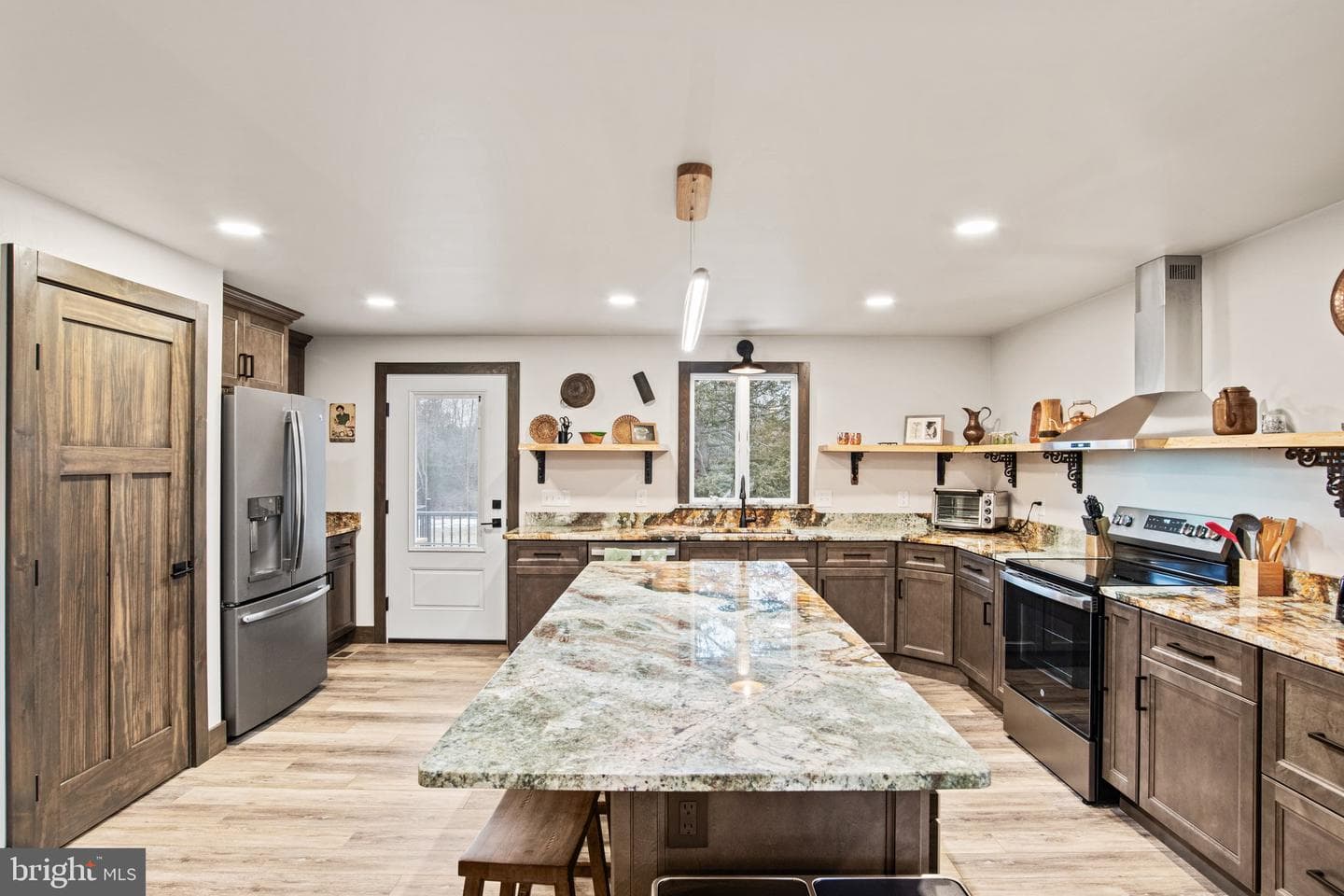 160 Chestnut Grove Road photo 9