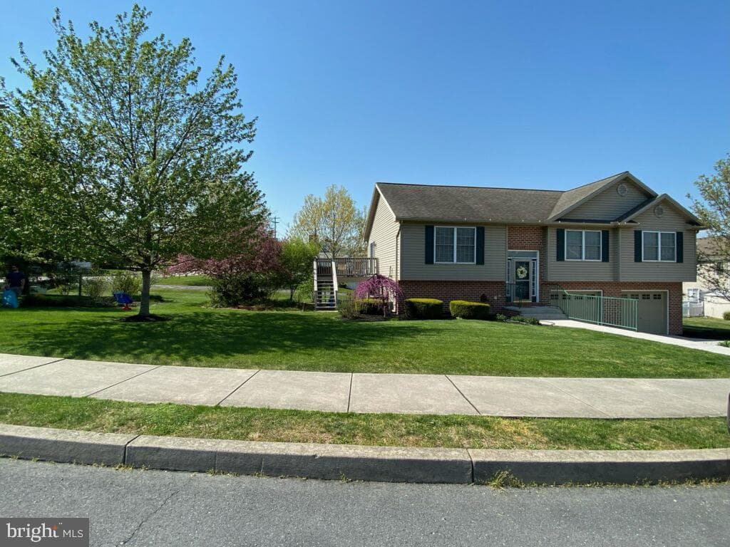 11 Clemens Drive photo 3