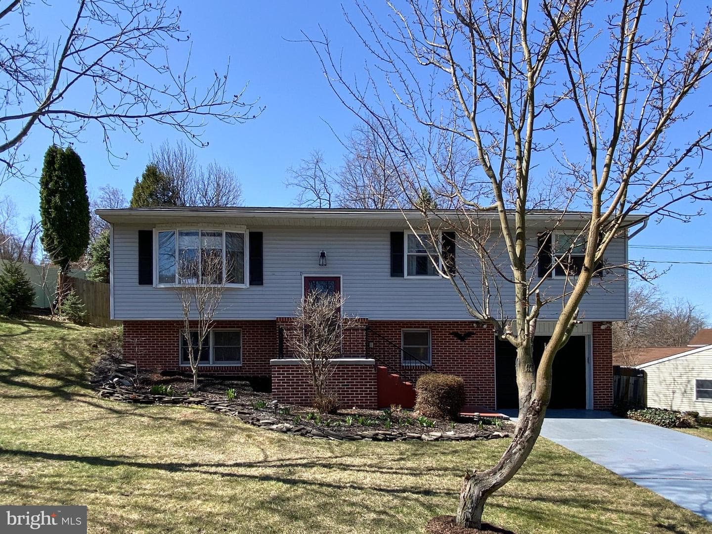134 Pleasantview Terrace photo 2