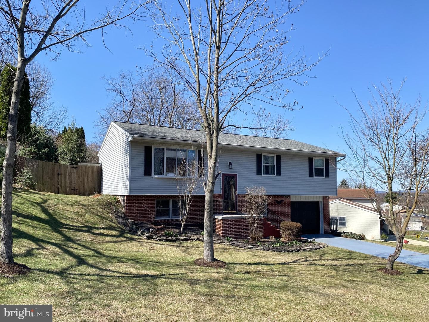 134 Pleasantview Terrace photo 3