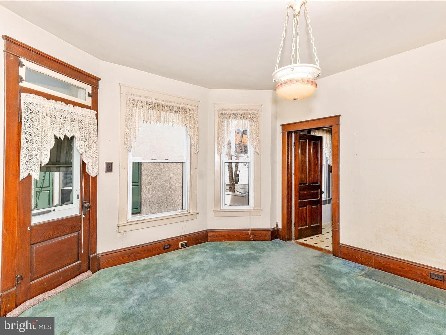 25 E Franklin Street photo 17