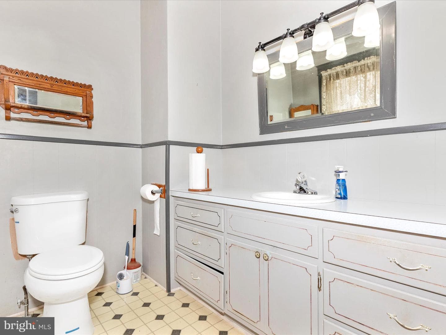 25 E Franklin Street photo 20