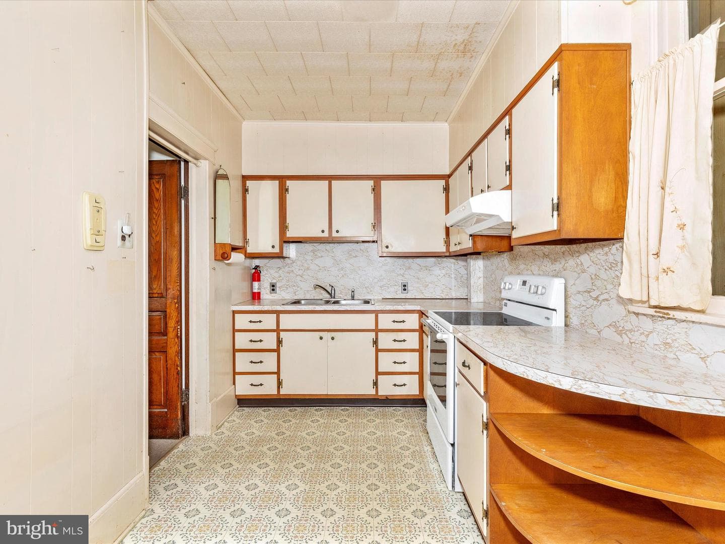 25 E Franklin Street photo 24