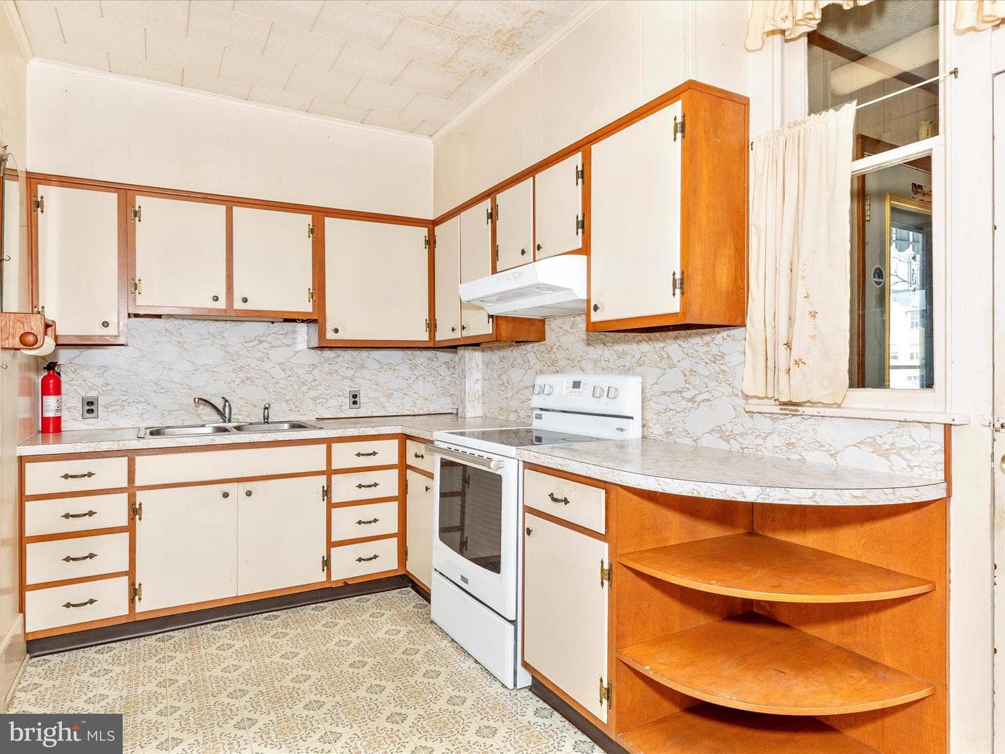 25 E Franklin Street photo 25