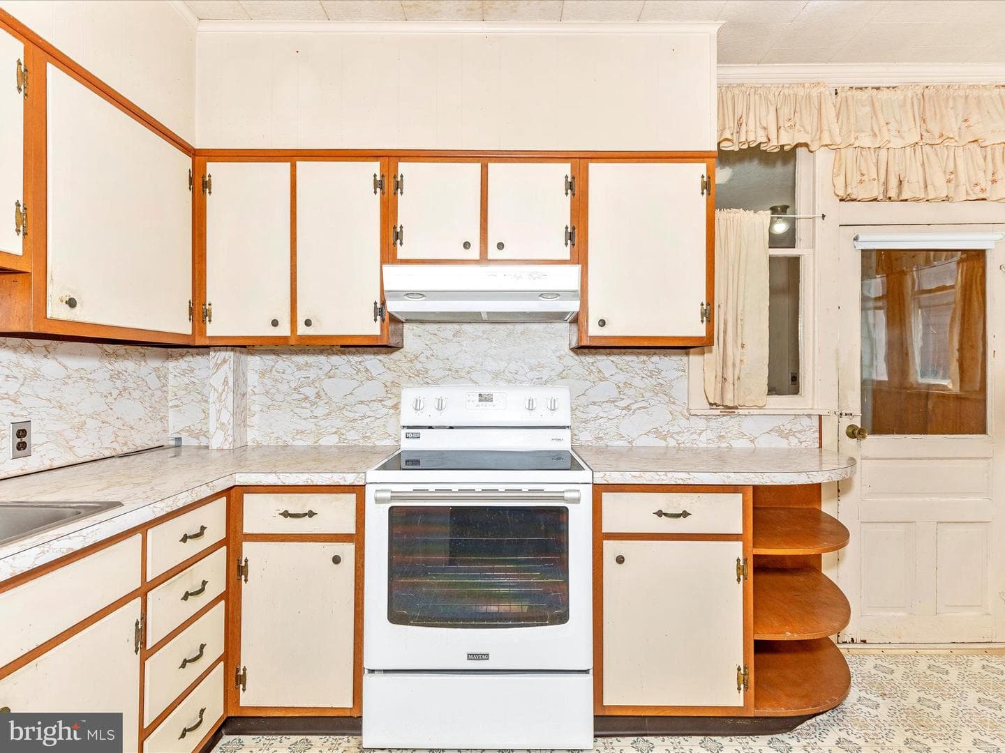 25 E Franklin Street photo 26