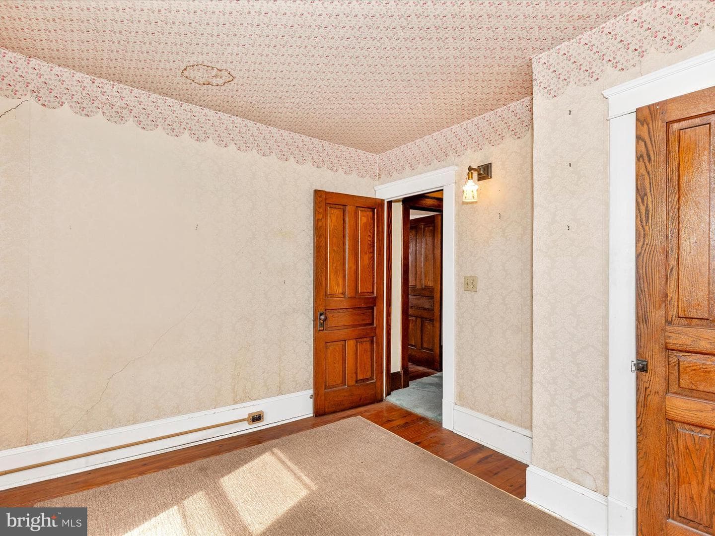 25 E Franklin Street photo 31