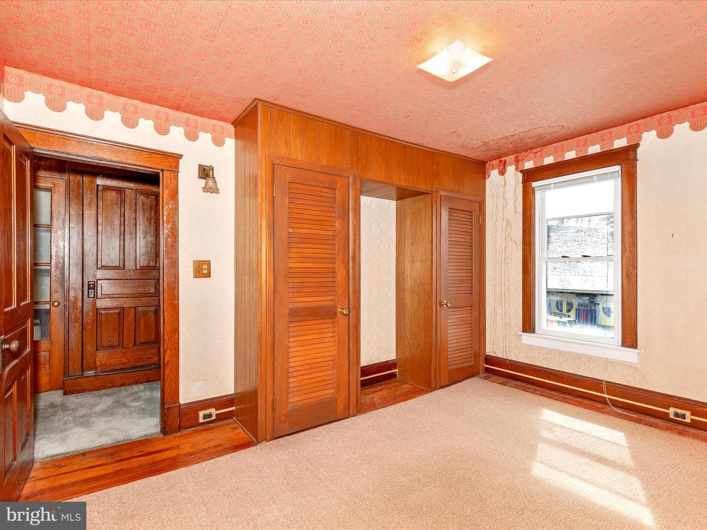 25 E Franklin Street photo 33