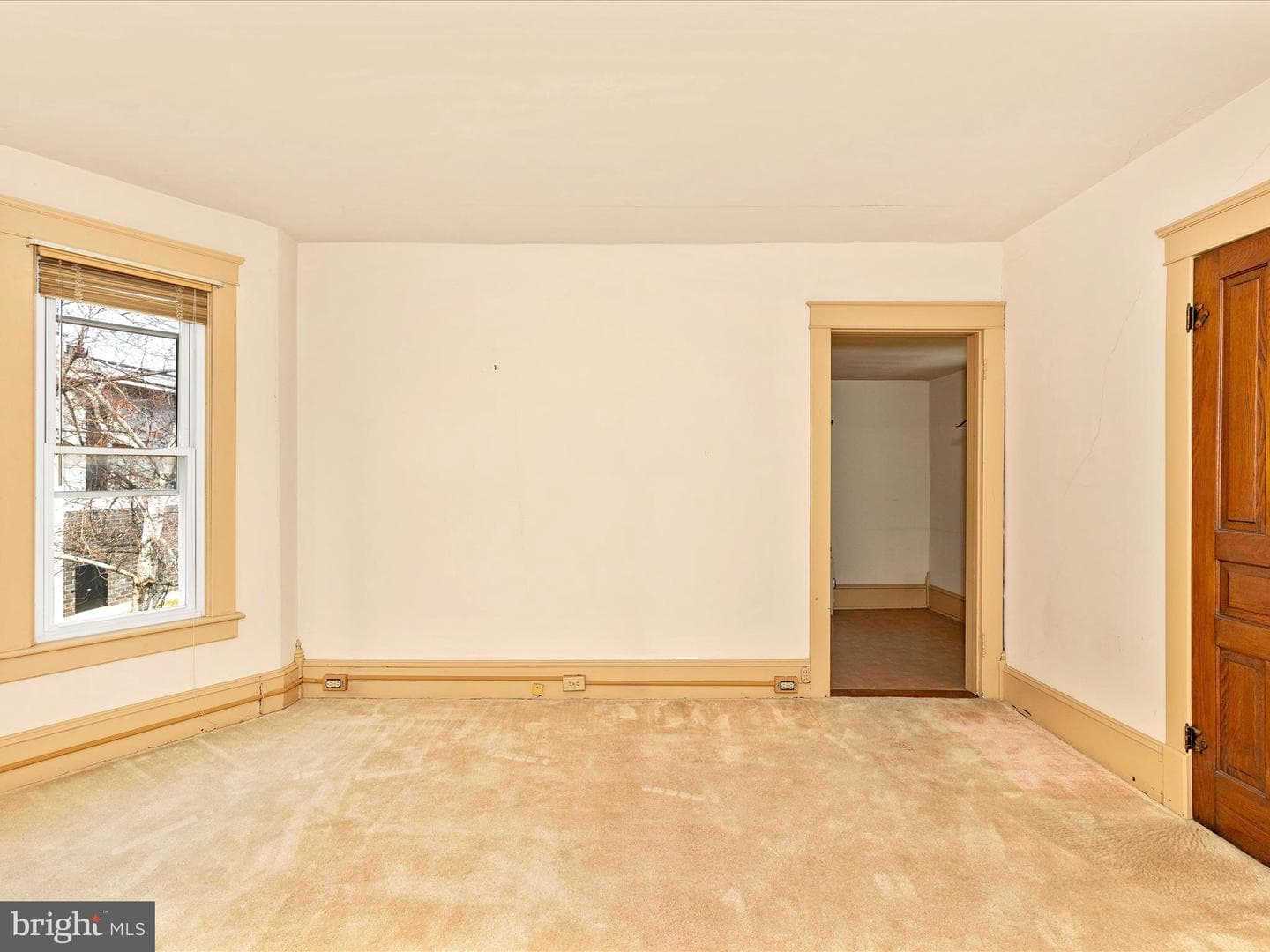25 E Franklin Street photo 37