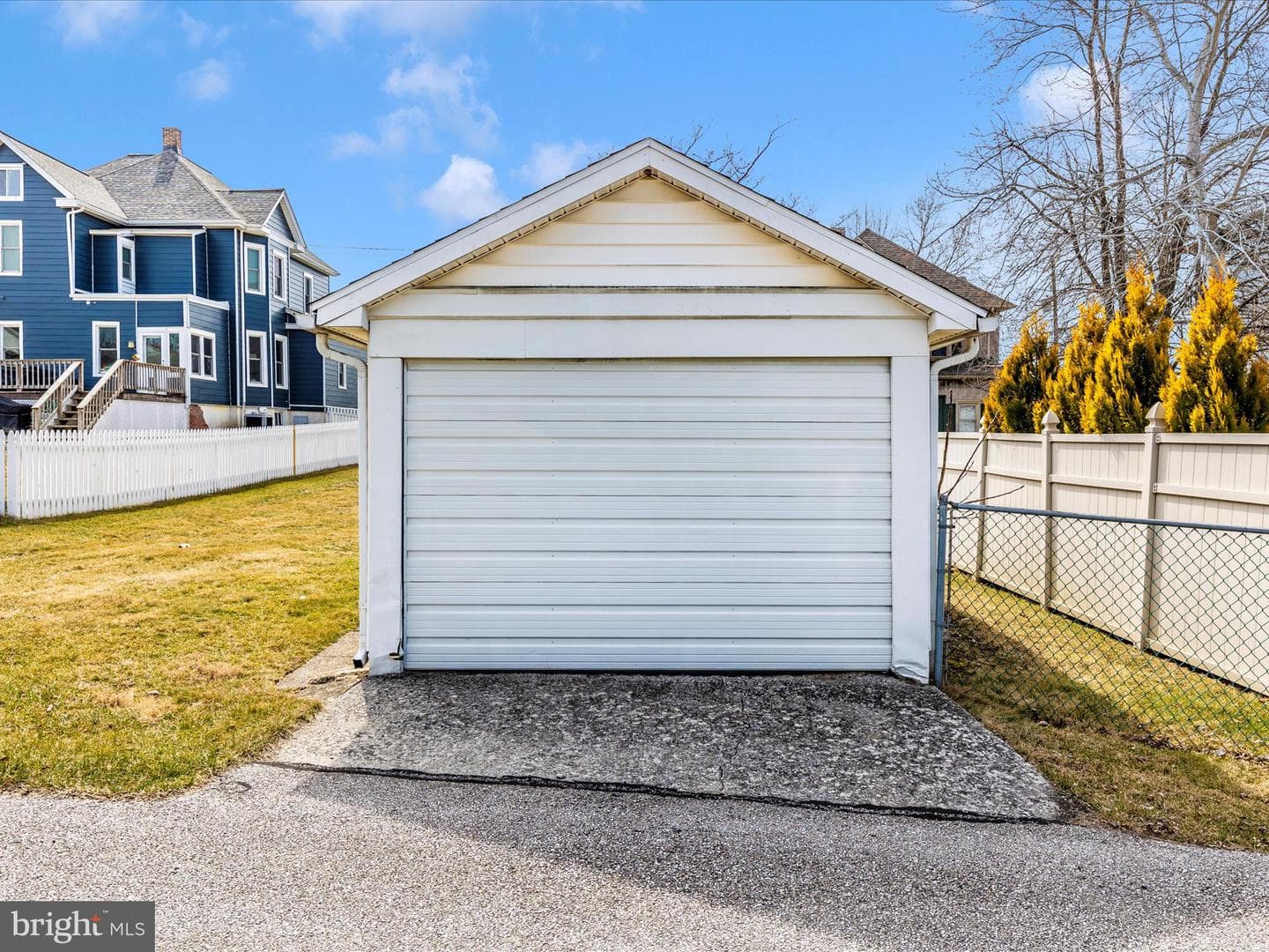 25 E Franklin Street photo 52
