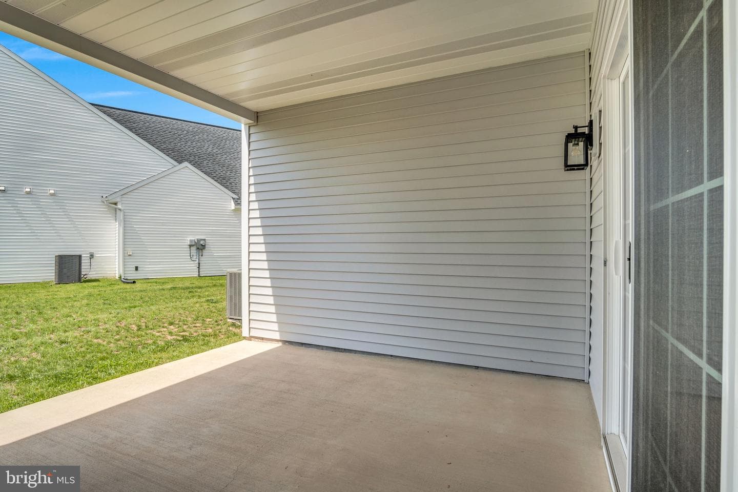 907 Shadowbrooke Drive photo 3