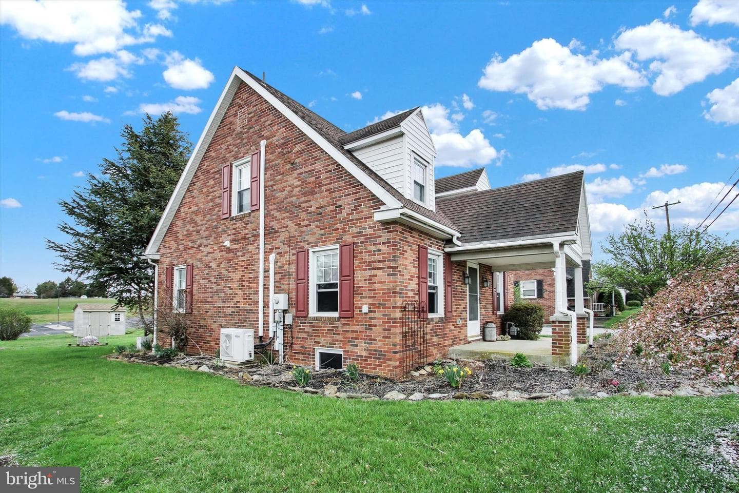 1437 Seven Valleys Road photo 4
